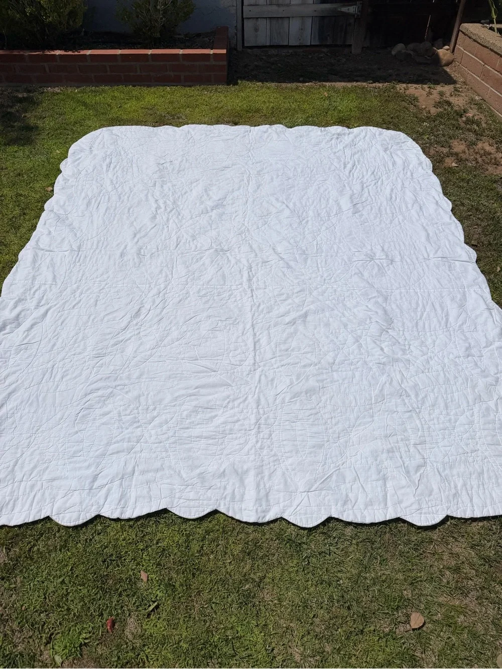 VTG 90s Floral Double Wedding Ring Quilt Scallop Edge Hand Quilted 84x100 READ